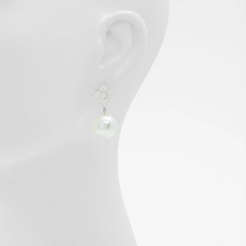 الدو Baleberry Silver Earrings